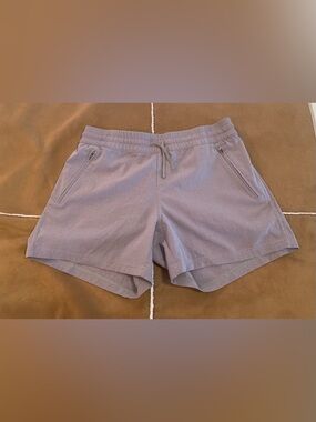 Kuhl Women’s Amphibia Short 4 inch inseam with Elastic Waist Size Medium